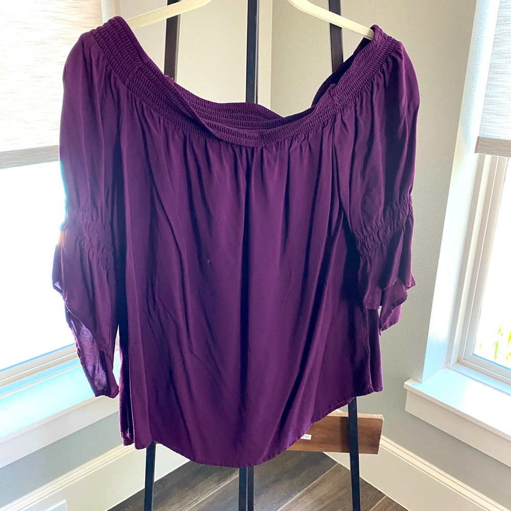 Express- Off shoulder top